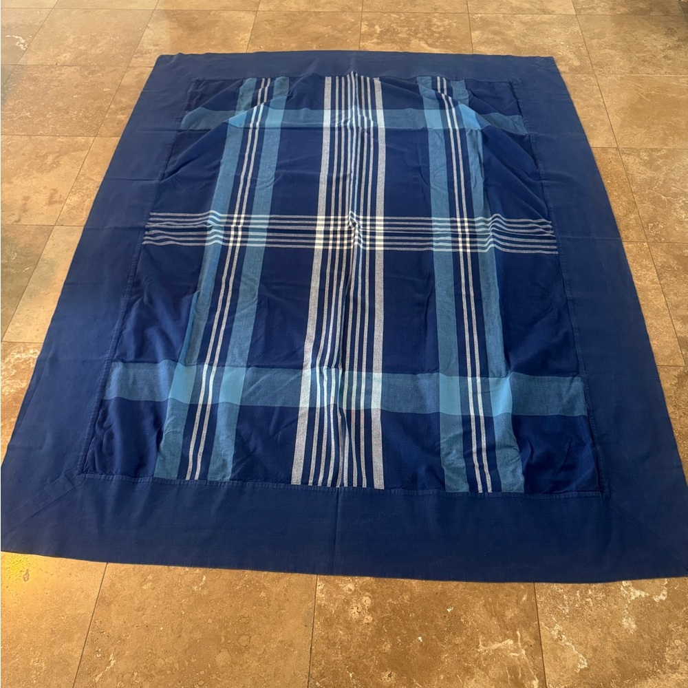 LARGE RECTANGLE BLUE AND WHITE MAISON VIVRE COTTON TABLECLOTH